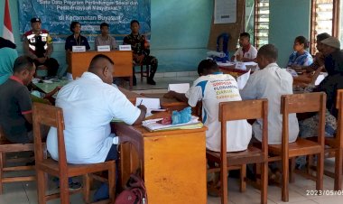 Bhabinkamtibmas-Hadiri-Forum-Konsultasi-Publik-Desa-Atulaleng.