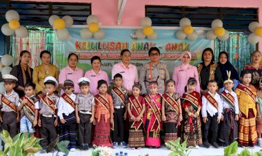 KAPOLRES-LEMBATA-HADIRI-GIAT-PENGUMUMAN-KELULUSAN-ANAK-ANAK-TK-KEMALA-BHAYANGKARI- 10-POLRES-LEMBATA-TAHUN-AJARAN-2022---2023