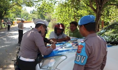 Untuk-Keselamatan-Umum,-Kasat-Lantas-Berharap-Masyarakat-Patuhi-Aturan-Berlalulintas.