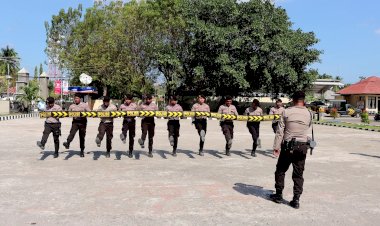 Kapolres-Lembata-Perintahkan-Anggota-Polres-Lembata-laksanakan-pelatihan-beladiri-dan-pelatihan-fisik-gunan-menghadapi-pengamanan-pemilu-2024-nanti