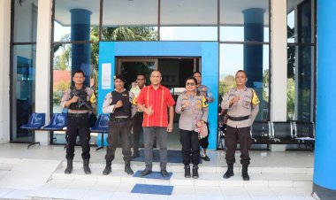 Kapolres-Lembata-mengecek-langsung-anggota-pada-ruangan-kerja-dan-pengamanan-obyek-vital