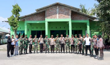 Wakapolres-Lembata-bersama-Perwira-dan-anggota-Polres-Lembata-datangi-koramil-1624-03-Lewoleba