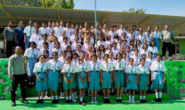 Kapolres-Lembata-Perintahkan-Seluruh-jajaran-Polres-Lembata-deklarasikan-Pemilu-Aman-dan-Damai-kepada-seluruh-element-masyarakat-kabupaten-Lembata