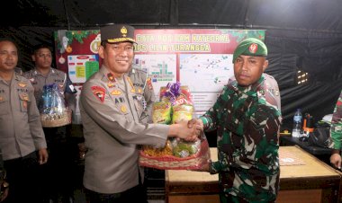 Patroli-Skala-Besar,-Wakapolda-NTT-dan-Forkopimda-Pastikan-Keamanan-Malam-Natal-di-Kota-Kupang.-