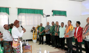 Kapolda-NTT-Hadiri-Persidangan-Klasis-Soe-Ke-V-di-GMIT-Lewi-Oenasi:-Menggalang-Kolaborasi-Antara-Kepolisian-dan-Komunitas-Agama.-