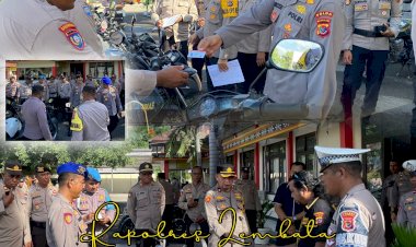 kapolres-Lembata-melakukan-pemeriksaan-dan-pengecekan-Ranmor-R2-R4-Dan-R6-Dinas-Polri