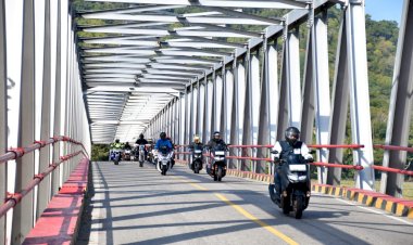 Sambut-Hari-Bhayangkara-ke-78,-Kapolda-NTT-Gelar-Touring-Motor-dan-Penyaluran-Bansos-di-TTS