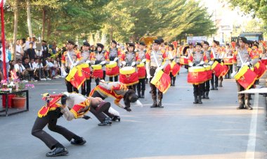 Buka-Fashion-Carnaval-Pagelaran-Budaya,-Kapolda-NTT-:-Ini-Wujud-Apresiasi-terhadap-Kekayaan-Budaya-NTT