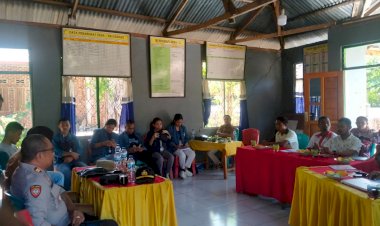 Kapolsek-Nagawutung-sampaikan-hal-ini-pada-rapat-terbatas-di-desa-Idalolong