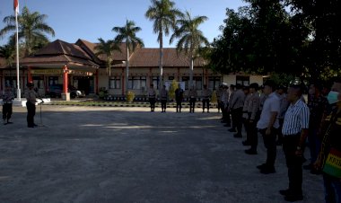 Polres-Lembata-kerahkan-anggota-lakukan-pengamanan-pelaksanaan-pendaftaran-bakal-calon-di-KPUD-kabupaten-Lembata