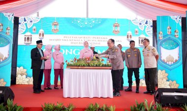 *Ground-Breaking-Masjid-SMA-Kemala-Taruna-Bhayangkara,-Irjen-Pol-Dedi-Prasetyo:-Kontribusi-Polri-Persiapkan-SDM-Unggul-Menuju-Indonesia-Emas-2045*