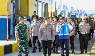 Persiapan-Pengamanan-Natal-Tahun-Baru,-Kapolri-dan-Panglima-TNI-Tinjau-Gerbang-Tol-Prambanan 