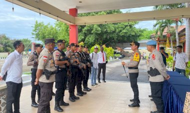 Kapolres-Lembata-Pimpin-Langsung-Pemeriksaan-Senpi-Dinas-:-Pastikan-Penggunaan-Senpi-Sesuai-Aturan