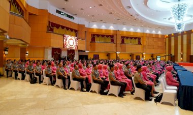 *Pembekalan-Ketua-Umum-Bhayangkari-Kepada-Mahasiswa-STIK-Lemdiklat-Polri-Prodi-S-1-Angkatan-Ke-82,-Pascasarjana-S-2-Angkatan-Ke-13-Dan-Pascasarjana-S-3-Beserta-Istri*