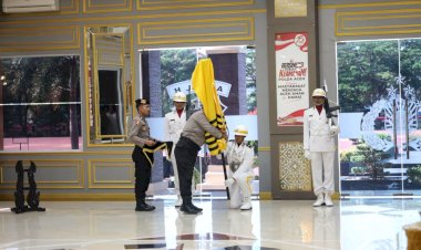 *Kapolda-Aceh-Inspektur-Upacara-Pemuliaan-Nilai-Nilai-Tribrata-Pataka-Polda-Aceh,-Dalam-Rangka-Hari-Bhayangkara-ke-79*