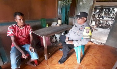 Bhabinkamtibmas-Polres-Lembata-Sambangi-Warga-Desa-Riabao-untuk-Wujudkan-Kondusifitas-di-Tengah-Masyarakat