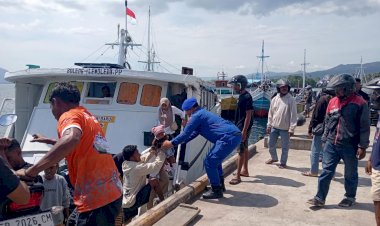 PASTIKAN-PELAYARAN-AMAN-DAN-LANCAR,-KP3-LAUT-DAN-SATPOLAIRUD-POLRES-LEMBATA-LAKSANAKAN-PEMANTAUAN-KAPAL-PENYEBERANGAN.
