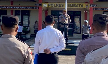 Wakapolres-Lembata-Pimpin-Apel-Jam-Pimpinan,-Tekankan-Disiplin-dan-Hindari-Pelanggaran.