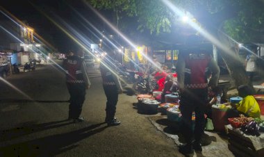 Patroli-Perintis-Presisi-Samapta-Polres-Lembata-Hadir-di-Tengah-Masyarakat,-Jaga-Kamtibmas-Tetap-Aman-dan-Kondusif.