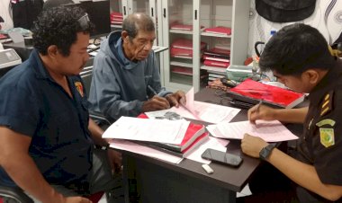 POLSEK-BUYASURI-LAKSANAKAN-TAHAP-II,-TERSANGKA-DAN-BARANG-BUKTI-DISERAHKAN-KE-KEJAKSAAN-NEGERI-LEMBATA.