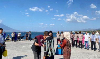 Kapolres-Lembata-AKBP-Henman-Limbong,-S.P.,-S.I.K.,-M.H.-Tiba-di-Lewoleba,-Disambut-Hangat-Forkopimda-dan-Keluarga-Besar-Polres-Lembata.