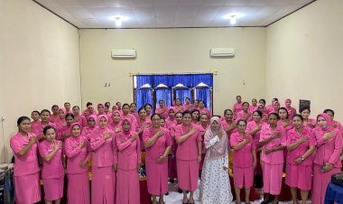 Bhayangkari-Cabang-Lembata-Gelar-Seminar-Kesehatan,-Tingkatkan-Kesadaran-Dini-Cegah-Kanker-Payudara-dan-Serviks.