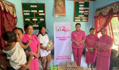 Sambut-HKGB-ke-74,-Bhayangkari-Cabang-Lembata-Gelar-Anjangsana-dan-Berbagi-Kepedulian.