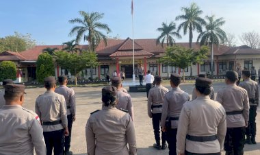 Kapolres-Lembata-Pimpin-Apel-Jam-Pimpinan,-Tekankan-Disiplin-dan-Pelayanan-Terbaik-kepada-Masyarakat.