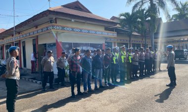 Propam-Polres-Lembata-Cek-Sikap-Tampang-Personel-Piket,-Tekankan-Disiplin-dan-Hindari-Pelanggaran.