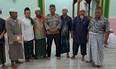 Pererat-Silaturahmi-dengan-Masyarakat,-Polsek-Nubatukan-Gelar-Subuh-Keliling-dan-NGOPI-di-Masjid-Agung-Al-Ikhlas-Lewoleba.