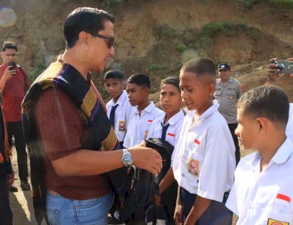 Wakapolda NTT Tinjau SMP Negeri 48 Sa Ate Gaikiu, Dirikan Tenda Darurat dan Salurkan Bantuan Pendidikan