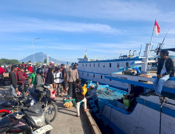 Pastikan Arus Pelayaran Larantuka–Lewoleba Aman, KP3 Laut Lewoleba Perketat Pengamanan di Pelabuhan Laut Lewoleba.
