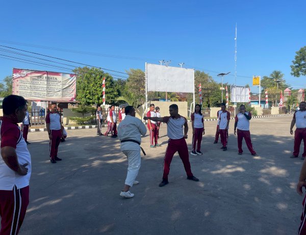 Latihan Bela Diri, Anggota Polres Lembata Tingkatkan Kemampuan dan Ketangkasan dalam Menjalankan Tugas
