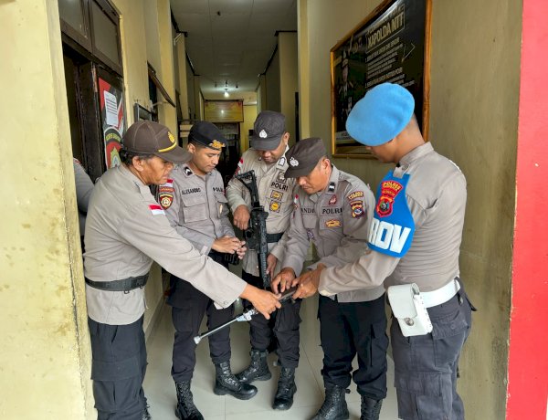 Piket Propam Polres Lembata Tingkatkan Pengawasan, Cek Piket Fungsi dan Senpi Sebelum Pelayanan Masyarakat.