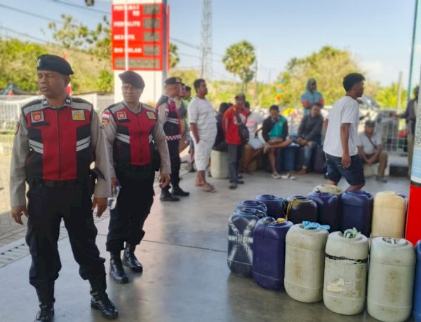 Patroli Perintis Presisi Sat Samapta Polres Lembata Hadir Jaga Ketertiban di SPBU Waijarang.