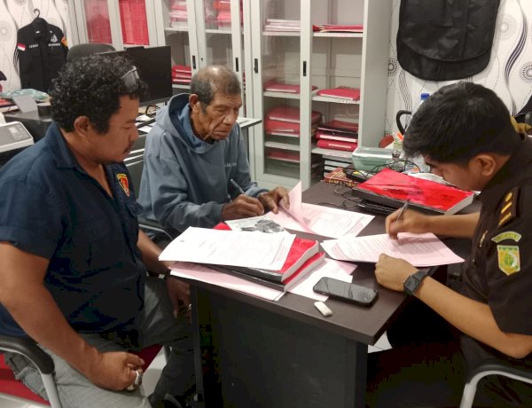 POLSEK BUYASURI LAKSANAKAN TAHAP II, TERSANGKA DAN BARANG BUKTI DISERAHKAN KE KEJAKSAAN NEGERI LEMBATA.