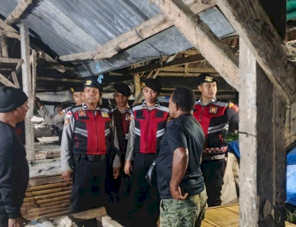 Patroli Perintis Presisi Polres Lembata Sambangi Pasar, Pastikan Keamanan Pedagang di Malam Hari