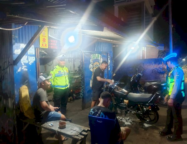Patroli Lampu Biru Satlantas Polres Lembata, Wujudkan Kamseltibcarlantas dan Keselamatan Pengguna Jalan.