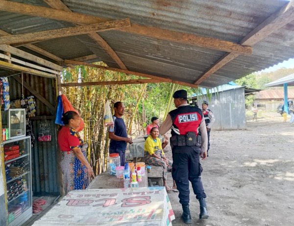 Jaga Kamtibmas Tetap Kondusif, Sat Samapta Polres Lembata Patroli dan Sambangi Pedagang di Pasar.