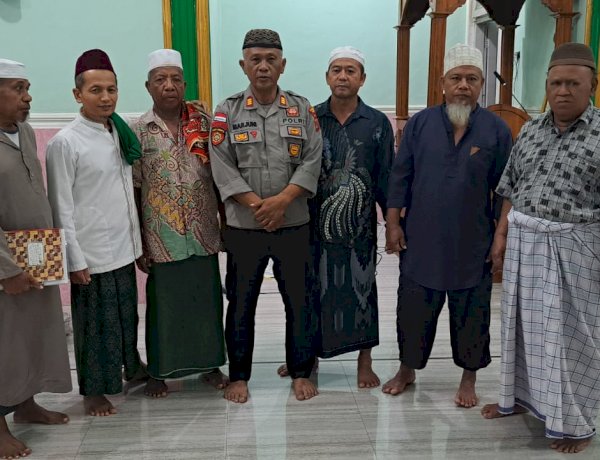 Pererat Silaturahmi dengan Masyarakat, Polsek Nubatukan Gelar Subuh Keliling dan NGOPI di Masjid Agung Al Ikhlas Lewoleba.