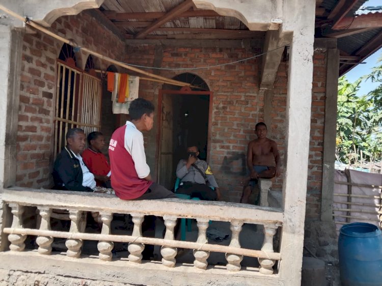 Hadapi Era Adaptasi Kebiasaan Baru, Bhabinkamtibmas Desa Roho Sambang di Desa Binaan Sampaikan Pesan Kamtibmas
