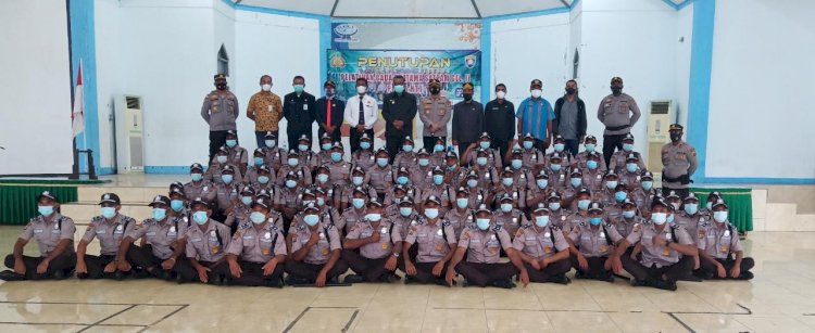 Kapolres Lembata Hadiri Kegiatan Penutupan Pelatihan Gada Pratama Satpam Gelombang II Polda NTT di Kabupaten Lembata.