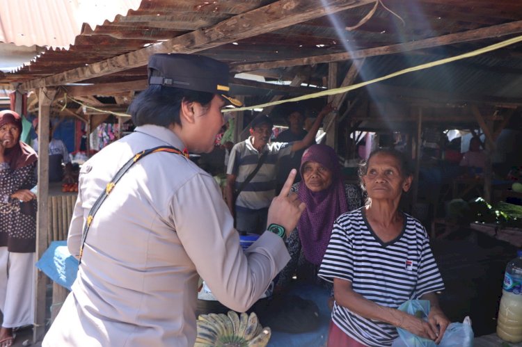 Waspadai TPPO Kapolres Lembata Turun Langsung Ke Tempat Kumpul Masyarakat Untuk Berikan Himbauan.