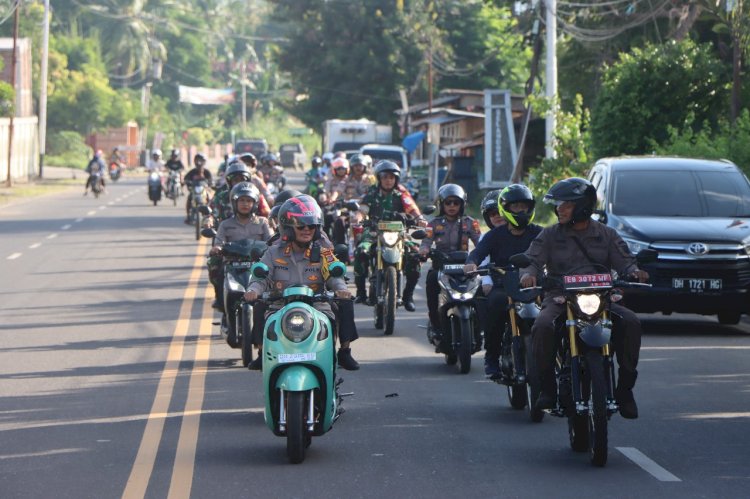 Gong Pilkada Lembata Di Tabuh Kapolres Vivick Pimpin Patroli Jalan Kaki Serukan Jaga Kamtibmas