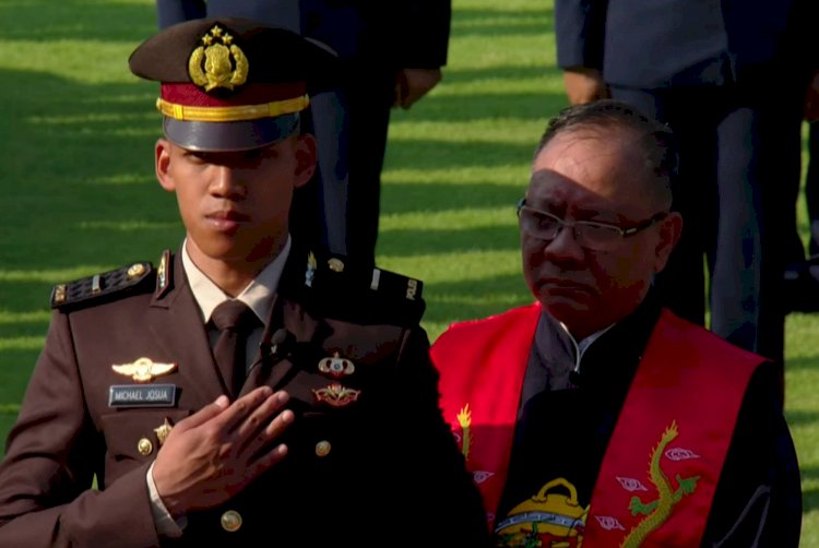 *RILIS SSDM POLRI*    *Michael Josua, Perwira Remaja Polri Pertama dan Satu-satunya Penganut Konghucu yang dilantik Presiden Jokowi*