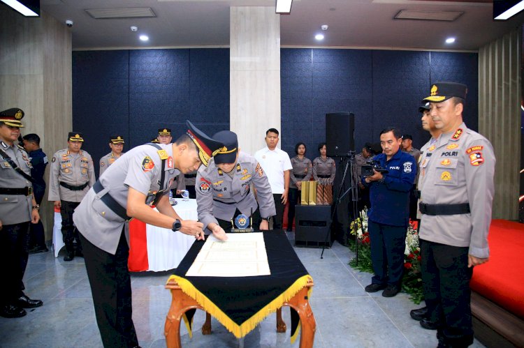 Irjen Sandi Pimpin Sertijab PJU Baru Humas Polri