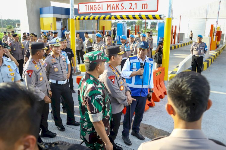 Persiapan Pengamanan Natal-Tahun Baru, Kapolri dan Panglima TNI Tinjau Gerbang Tol Prambanan 