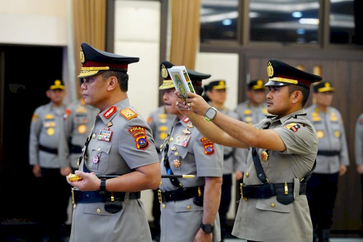 Kapolri Pimpin Sertijab Kapolda Sumbar Irjen Pol Dr. Gatot Tri Suryanta