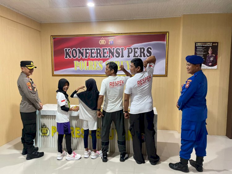Dukung Pelajar di Dunia Olahraga, Polres Seruyan Beri Penghargaan 2 Atlet Muda Berprestasi