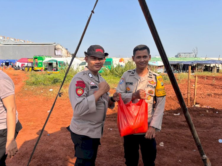 Polda Metro Jaya Buka Dapur Lapangan Bantu Pengungsi Kebakaran di Penjaringan